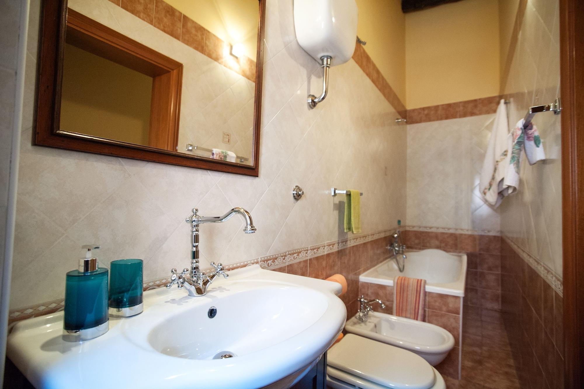 Vinslounge Suite Барлета Екстериор снимка