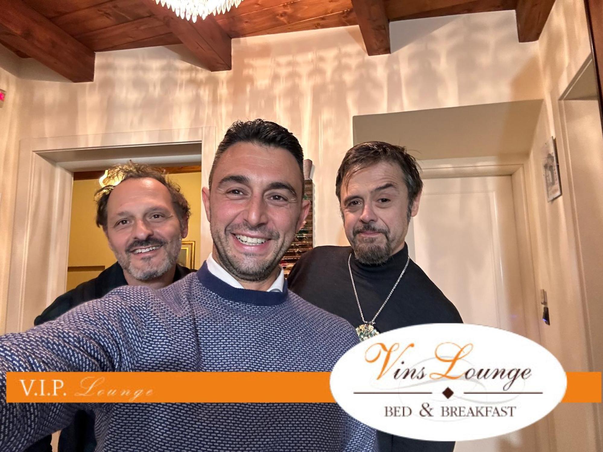 Vinslounge Suite Барлета Екстериор снимка