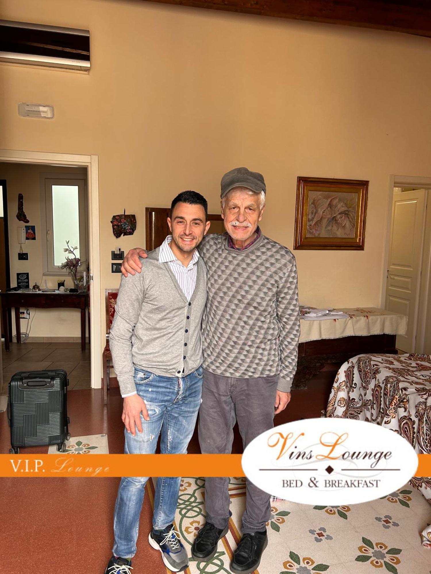 Vinslounge Suite Барлета Екстериор снимка